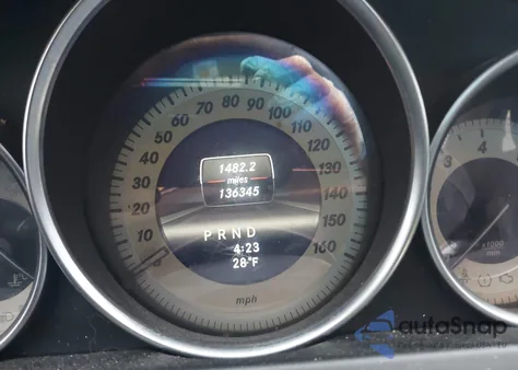 2013 Mercedes-Benz C 300 Luxury 4Matic z USA, uszkodzony, nr VIN WDDGF8AB1DR257235